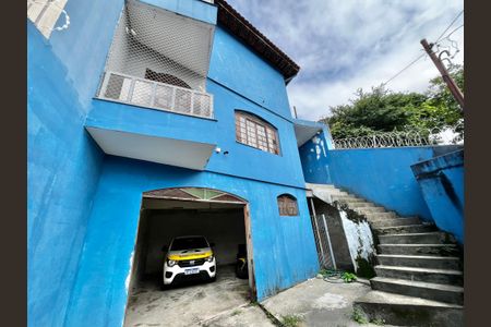 Casa à venda com 250m², 4 quartos e 3 vagas Casa à venda com 250m², 4 quartos e 3 vagasGaragem