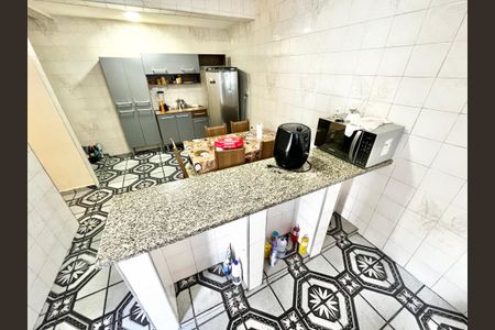 Casa à venda com 250m², 4 quartos e 3 vagas Casa à venda com 250m², 4 quartos e 3 vagasCozinha