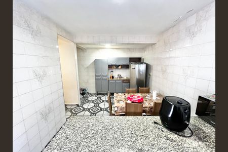 Casa à venda com 250m², 4 quartos e 3 vagas Casa à venda com 250m², 4 quartos e 3 vagasCozinha