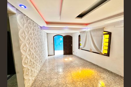 Casa à venda com 250m², 4 quartos e 3 vagas Casa à venda com 250m², 4 quartos e 3 vagasSala