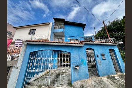 Casa à venda com 250m², 4 quartos e 3 vagas Casa à venda com 250m², 4 quartos e 3 vagasFachada