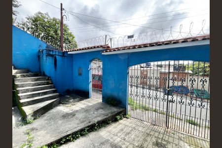 Casa à venda com 250m², 4 quartos e 3 vagas Casa à venda com 250m², 4 quartos e 3 vagasGaragem