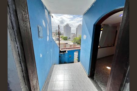 Casa à venda com 250m², 4 quartos e 3 vagas Casa à venda com 250m², 4 quartos e 3 vagasEntrada