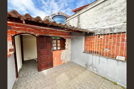 Casa à venda com 250m², 4 quartos e 3 vagas Casa à venda com 250m², 4 quartos e 3 vagasVaranda Quarto 4