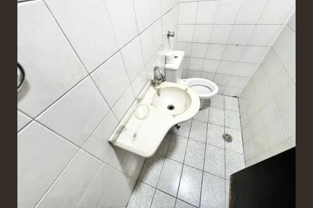 Casa à venda com 250m², 4 quartos e 3 vagas Casa à venda com 250m², 4 quartos e 3 vagasLavabo