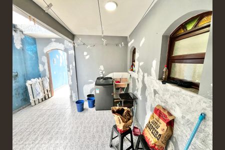 Casa à venda com 250m², 4 quartos e 3 vagas Casa à venda com 250m², 4 quartos e 3 vagasQuintal