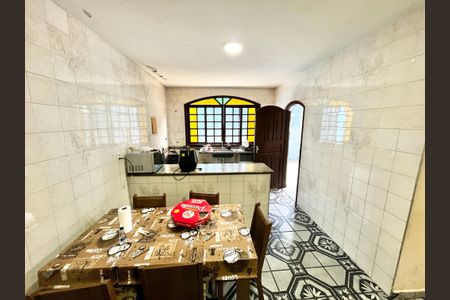 Casa à venda com 250m², 4 quartos e 3 vagas Casa à venda com 250m², 4 quartos e 3 vagasCozinha