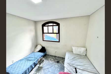 Casa à venda com 250m², 4 quartos e 3 vagas Casa à venda com 250m², 4 quartos e 3 vagasQuarto 1