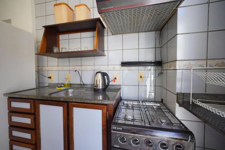 Sala - Cozinha de apartamento para alugar com 1 quarto, 40m² em Cachoeira do Bom Jesus, Florianópolis