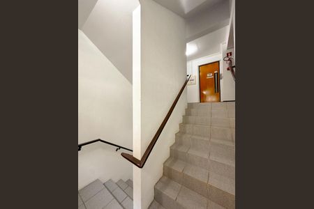 Apartamento para alugar com 40m², 1 quarto e sem vagaEscada