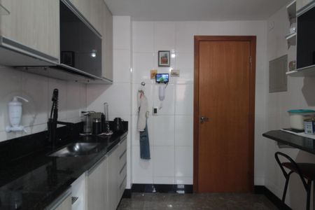 Apartamento à venda com 191m², 3 quartos e 3 vagasCozinha