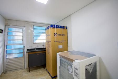 Cozinha de casa para alugar com 1 quarto, 30m² em Jardim Cerqueira Leite, Mauá