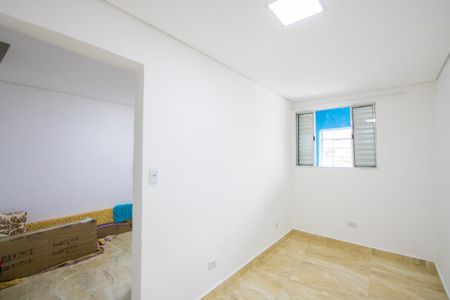 Quarto de casa para alugar com 1 quarto, 30m² em Jardim Cerqueira Leite, Mauá