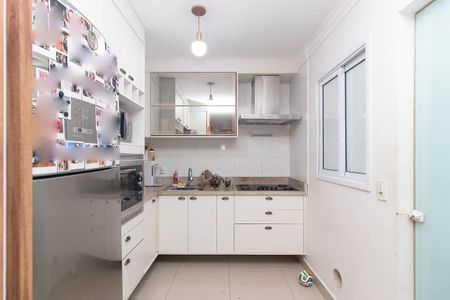 Cozinha de casa de condomínio para alugar com 2 quartos, 85m² em Vila Isolina Mazzei, São Paulo