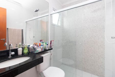 Casa de condomínio para alugar com 85m², 2 quartos e 2 vagas Casa de condomínio para alugar com 85m², 2 quartos e 2 vagasBanheiro da Suíte 1