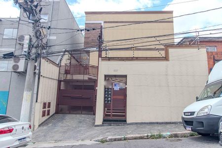Casa de condomínio para alugar com 85m², 2 quartos e 2 vagas Casa de condomínio para alugar com 85m², 2 quartos e 2 vagasFachada