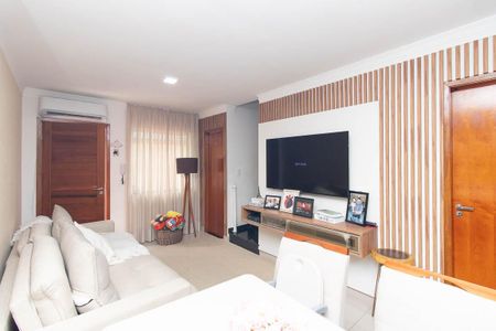 Sala de casa de condomínio para alugar com 2 quartos, 85m² em Vila Isolina Mazzei, São Paulo