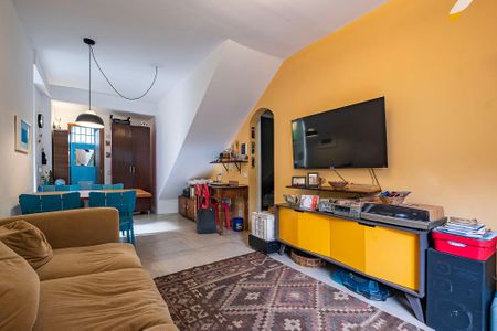 Sala de casa de condomínio para alugar com 2 quartos, 62m² em Sumaré, São Paulo