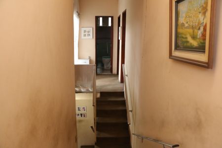 Casa para alugar com 120m², 4 quartos e 3 vagasEscada