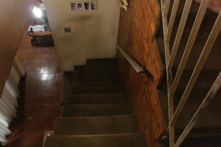 Casa para alugar com 120m², 4 quartos e 3 vagasEscada