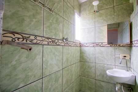 Banheiro de casa para alugar com 1 quarto, 30m² em Jardim Cerqueira Leite, Mauá