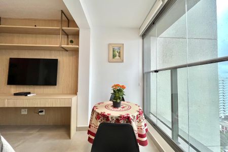 Studio para alugar com 27m², 1 quarto e sem vaga Studio para alugar com 27m², 1 quarto e sem vagaVaranda