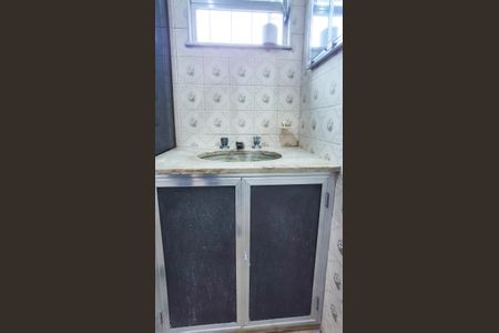 Casa à venda com 70m², 2 quartos e 3 vagasBanheiro 