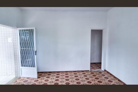 Casa à venda com 70m², 2 quartos e 3 vagasSala