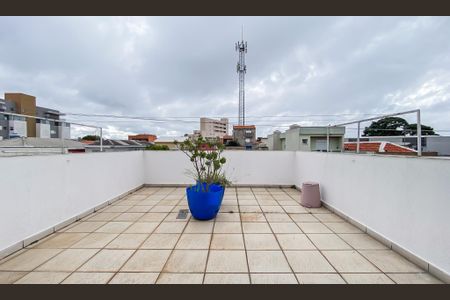 Casa para alugar com 238m², 8 quartos e 2 vagas