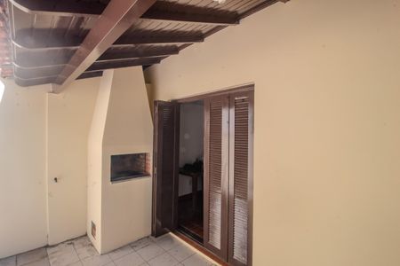Casa de condomínio à venda com 128m², 3 quartos e 1 vagaChurrasqueira