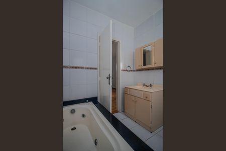 Casa de condomínio à venda com 128m², 3 quartos e 1 vagaBanheiro da Suíte 2