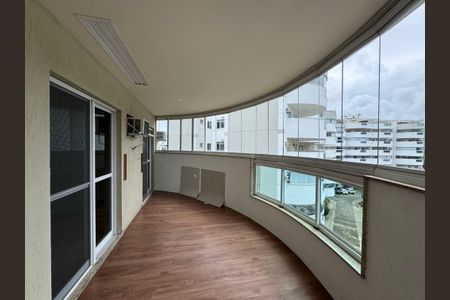 Apartamento à venda com 92m², 3 quartos e 2 vagasVaranda