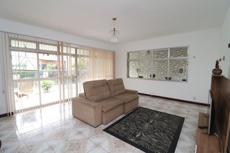 Sala de casa à venda com 3 quartos, 350m² em Jardim Guanabara, Rio de Janeiro