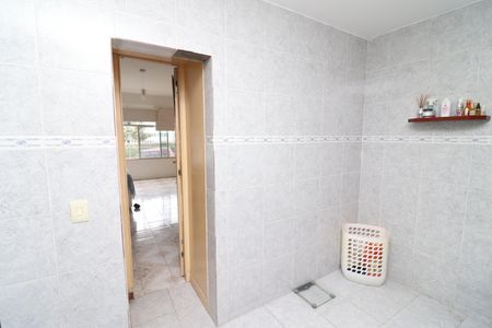 Casa à venda com 350m², 3 quartos e 3 vagasBanheiro da Suíte