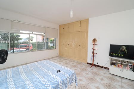 Casa à venda com 350m², 3 quartos e 3 vagasSuíte