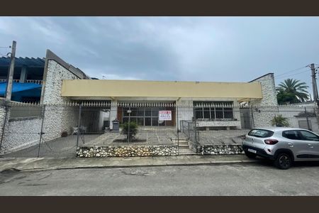 Casa à venda com 350m², 3 quartos e 3 vagasFachada