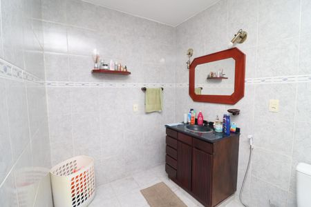 Casa à venda com 350m², 3 quartos e 3 vagasBanheiro da Suíte