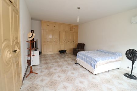 Casa à venda com 350m², 3 quartos e 3 vagasSuíte