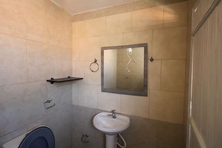 Banheiro de casa para alugar com 2 quartos, 70m² em Jardim Guairaca, São Paulo