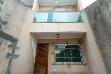 Casa para alugar com 70m², 2 quartos e 1 vaga Casa para alugar com 70m², 2 quartos e 1 vagaFachada