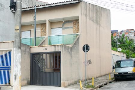 Casa para alugar com 70m², 2 quartos e 1 vaga Casa para alugar com 70m², 2 quartos e 1 vagaFachada