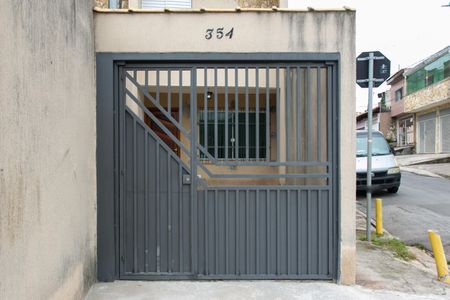 Casa para alugar com 70m², 2 quartos e 1 vaga Casa para alugar com 70m², 2 quartos e 1 vagaFachada