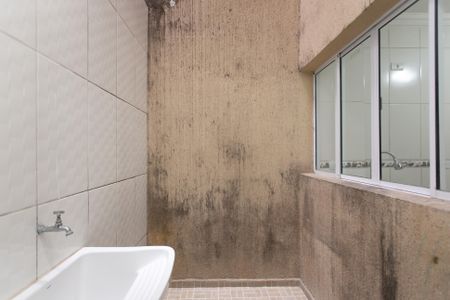 Casa para alugar com 70m², 2 quartos e 1 vaga Casa para alugar com 70m², 2 quartos e 1 vagaÁrea de Serviço