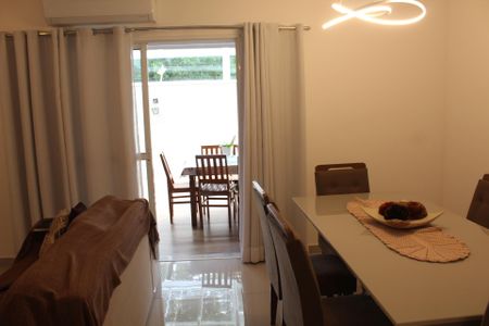 Casa de condomínio para alugar com 120m², 3 quartos e 2 vagasSala