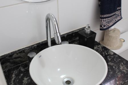 Casa de condomínio para alugar com 120m², 3 quartos e 2 vagasBanheiro da Suíte