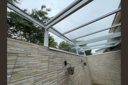 Casa de condomínio para alugar com 120m², 3 quartos e 2 vagasQuintal