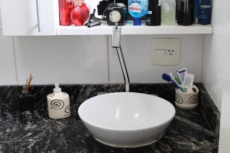 Casa de condomínio para alugar com 120m², 3 quartos e 2 vagasBanheiro da Suíte