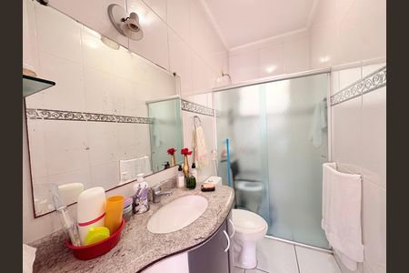 Casa à venda com 270m², 5 quartos e 3 vagasBanheiro da Suíte 2