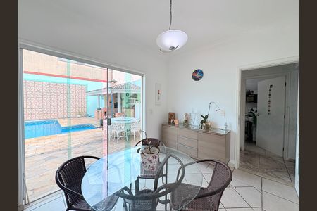 Casa à venda com 270m², 5 quartos e 3 vagasCopa