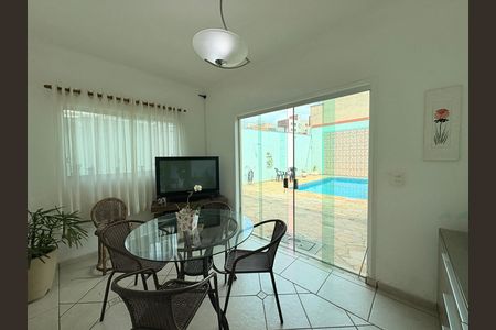 Casa à venda com 270m², 5 quartos e 3 vagasCopa